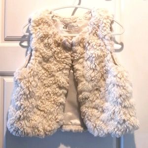 3/$30 - H&M Girl's Fur Vest - size 4